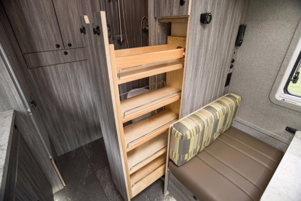 2017 Ford F-550 Super Duty XLT 4×4 Grid Camper — photo 73