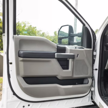 2017 Ford F-550 Super Duty XLT 4×4 Grid Camper — photo 77