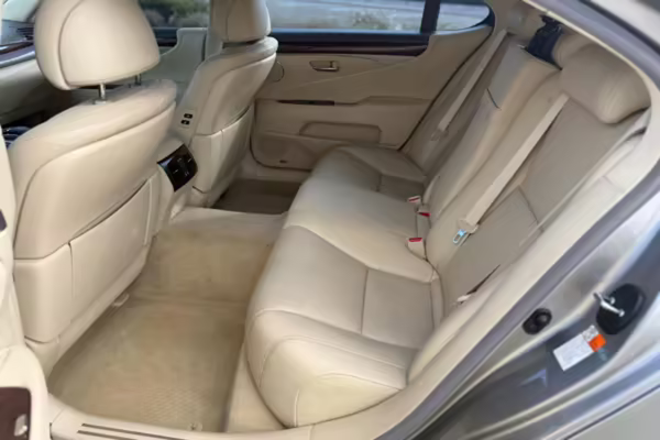 2017 Lexus LS 460 L — photo 32