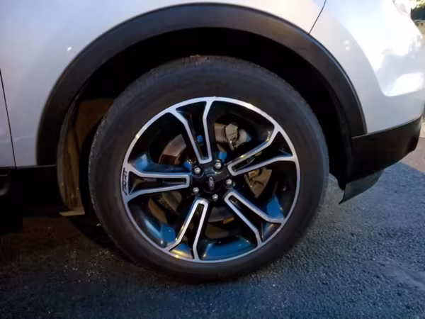 2015 Ford Explorer Sport — photo 2