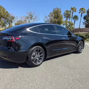 2018 Tesla Model 3 Long Range — photo 15