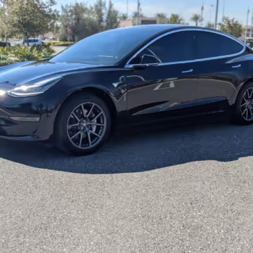2018 Tesla Model 3 Long Range — photo 16