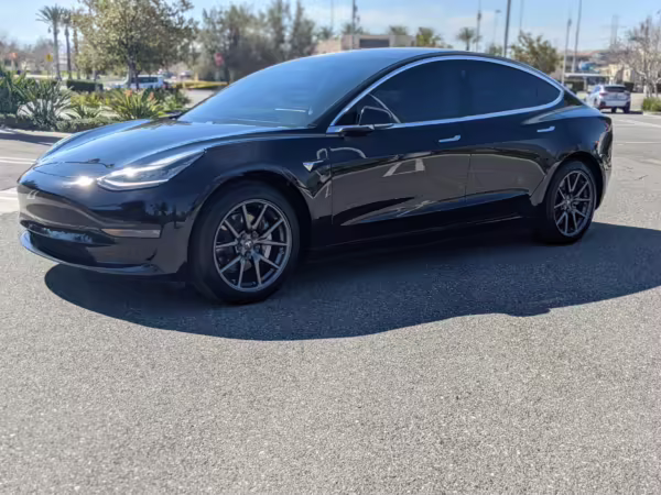 2018 Tesla Model 3 Long Range — photo 16