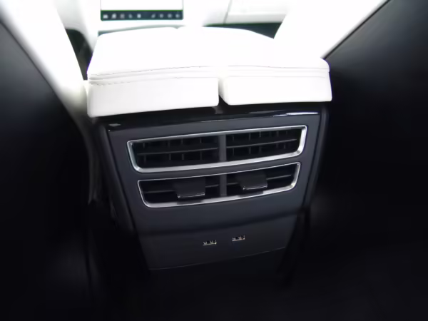 2016 Tesla Model S 90D — photo 38