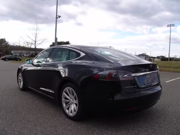 2016 Tesla Model S 90D — photo 14