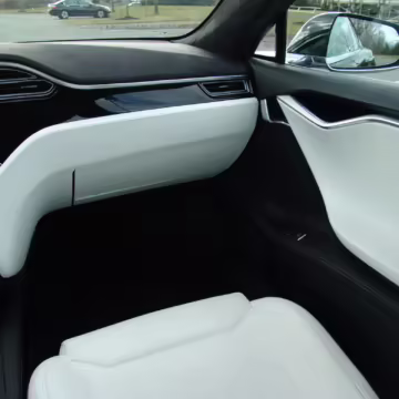 2016 Tesla Model S 90D — photo 40