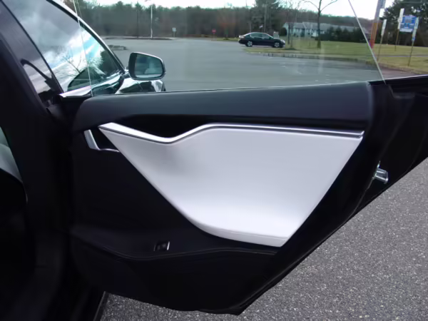 2016 Tesla Model S 90D — photo 41