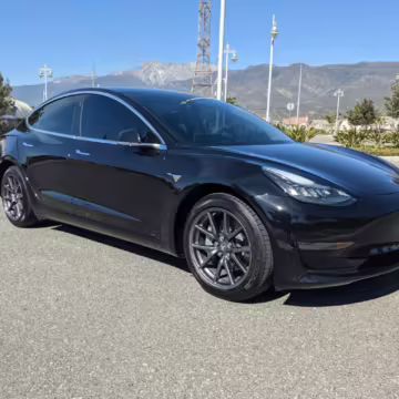 2018 Tesla Model 3 Long Range — photo 23
