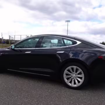 2016 Tesla Model S 90D — photo 17