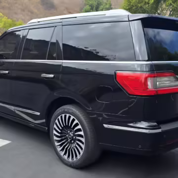 2018 Lincoln Navigator Black Label — photo 2