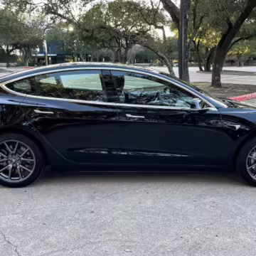 2018 Tesla Model 3 Mid Range RWD — photo 13