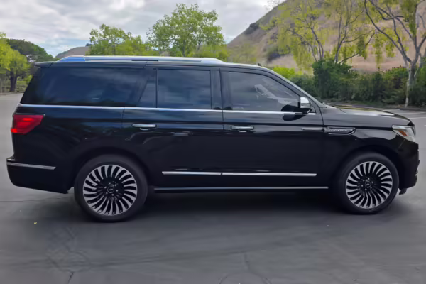 2018 Lincoln Navigator Black Label — photo 3