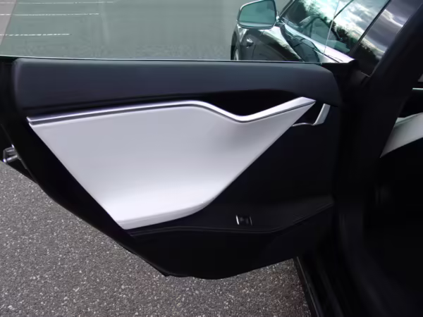 2016 Tesla Model S 90D — photo 23