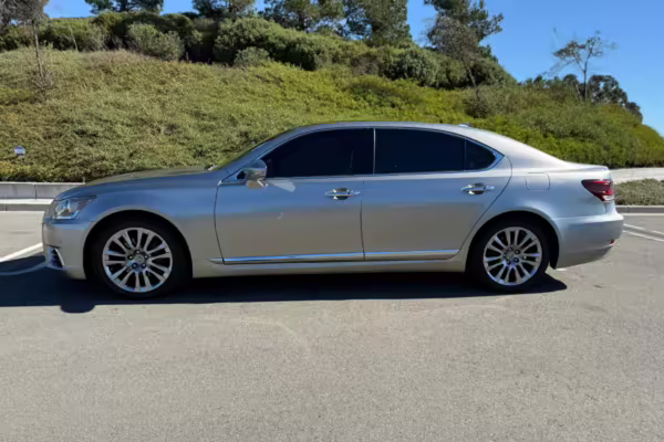 2017 Lexus LS 460 L — photo 11