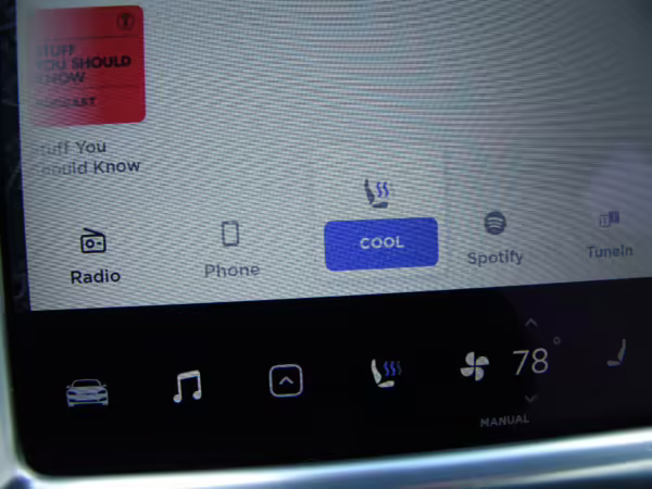2016 Tesla Model S 90D — photo 25