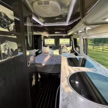 2015 Mercedes-Benz Sprinter 3500 Airstream Interstate — photo 26