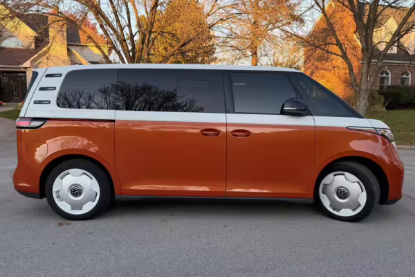 2025 Volkswagen ID. Buzz 1st Edition — photo 10