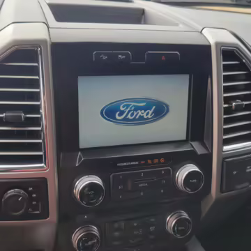 2015 Ford F-150 Lariat 4×4 — photo 39