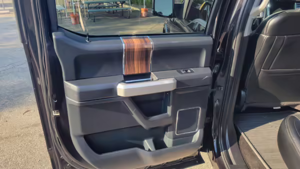 2015 Ford F-150 Lariat 4×4 — photo 48