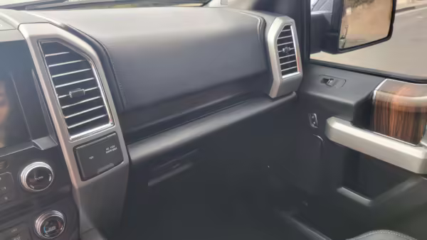 2015 Ford F-150 Lariat 4×4 — photo 40