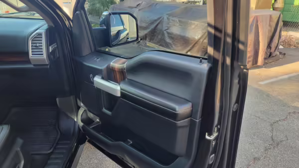 2015 Ford F-150 Lariat 4×4 — photo 43