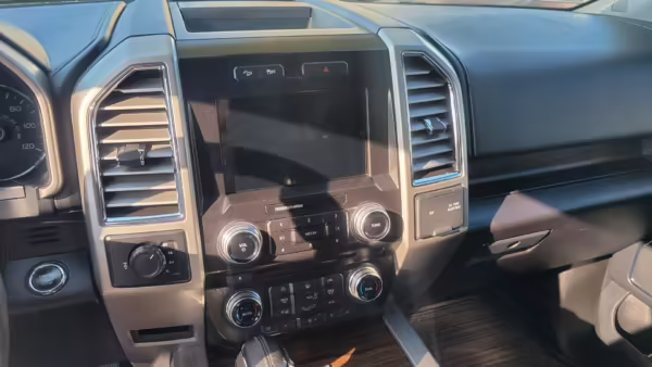 2015 Ford F-150 Lariat 4×4 — photo 69