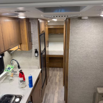 2020 Mercedes-Benz Sprinter 3500XD Tiffin Wayfarer 25QW Motorhome — photo 34
