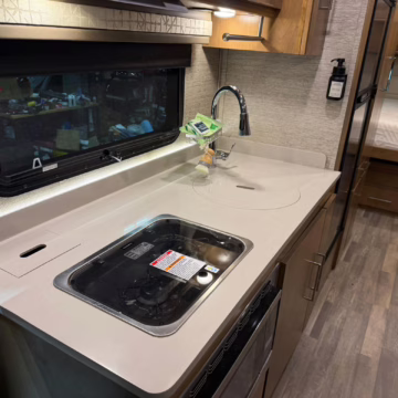 2020 Mercedes-Benz Sprinter 3500XD Tiffin Wayfarer 25QW Motorhome — photo 43
