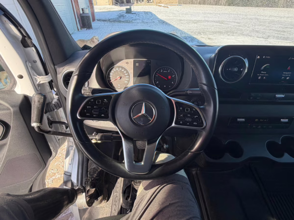 2020 Mercedes-Benz Sprinter 3500XD Tiffin Wayfarer 25QW Motorhome — photo 51