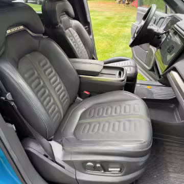 2025 Rivian R1S Adventure Edition — photo 35