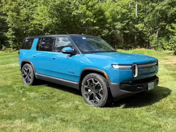 2025 Rivian R1S Adventure Edition — photo 10