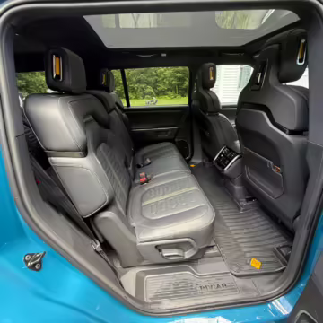 2025 Rivian R1S Adventure Edition — photo 24