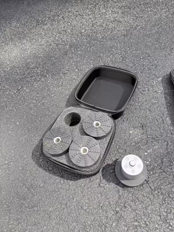 2025 Rivian R1S Adventure Edition — photo 31