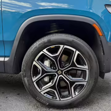 2025 Rivian R1S Adventure Edition — photo 6