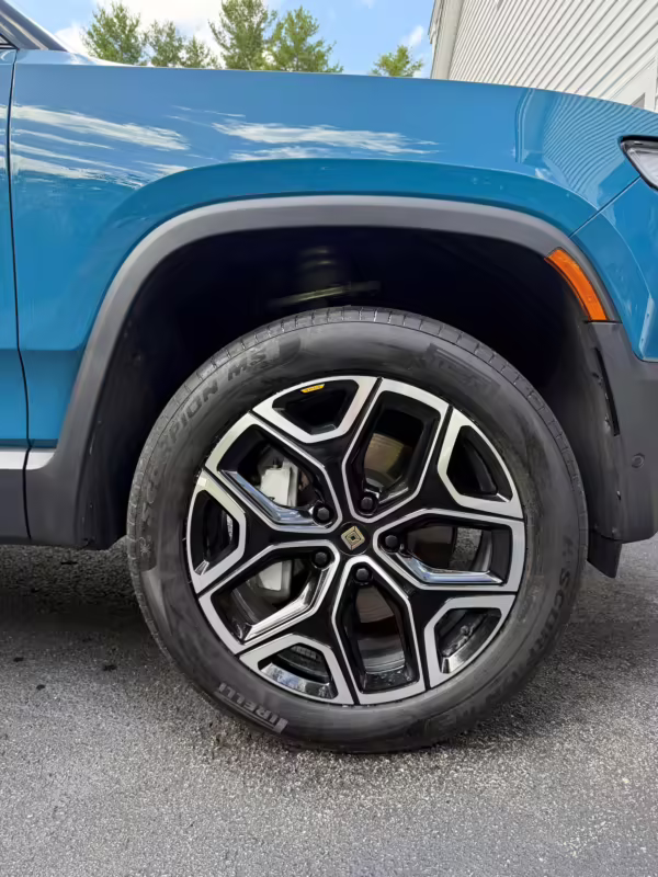 2025 Rivian R1S Adventure Edition — photo 6