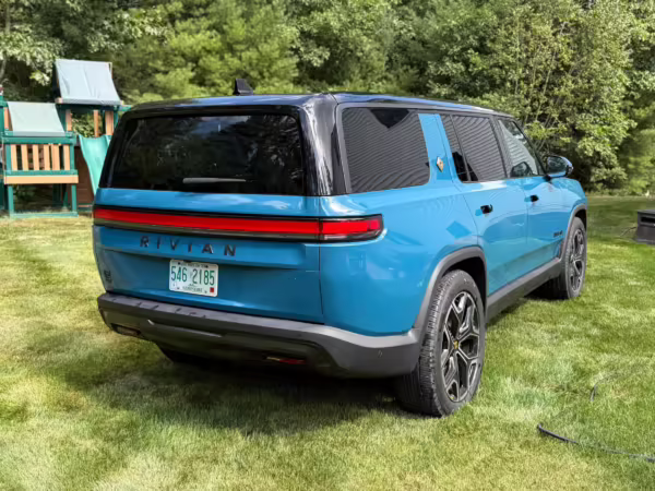 2025 Rivian R1S Adventure Edition — photo 8