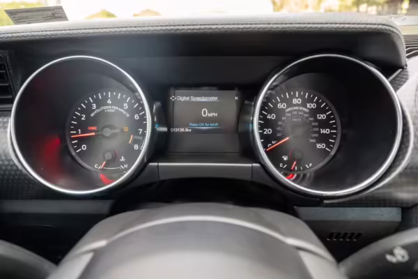 2018 Ford Mustang GT Coupe Premium — photo 33