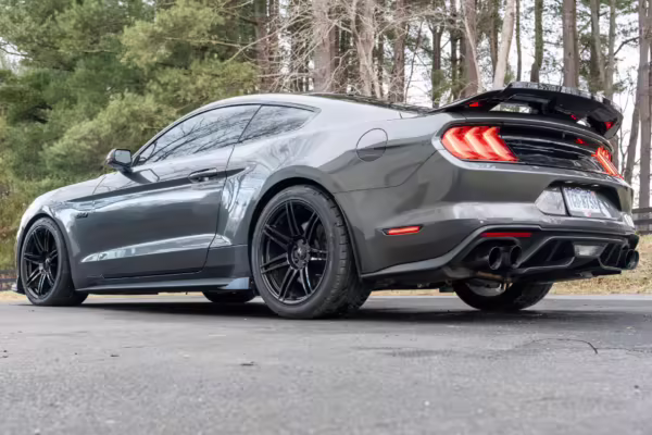 2018 Ford Mustang GT Coupe Premium — photo 13