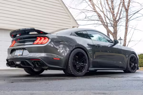 2018 Ford Mustang GT Coupe Premium — photo 15