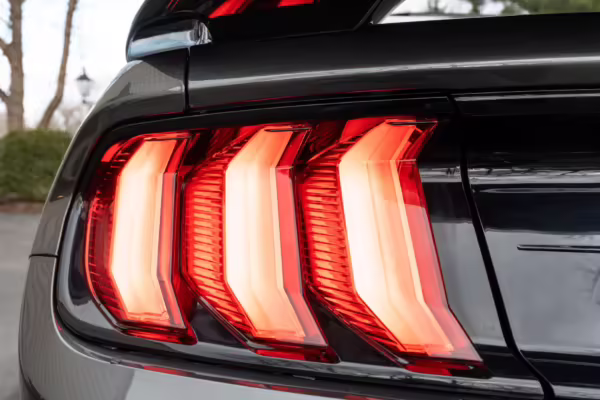 2018 Ford Mustang GT Coupe Premium — photo 22
