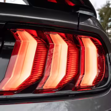 2018 Ford Mustang GT Coupe Premium — photo 18