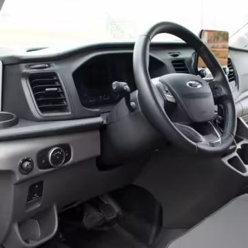2021 Ford Transit 250 — photo 32