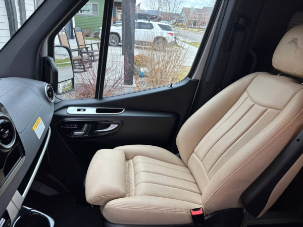 2021 Mercedes-Benz Sprinter 2500 Airstream Interstate 19 Tommy Bahama Edition 4×4 — photo 24