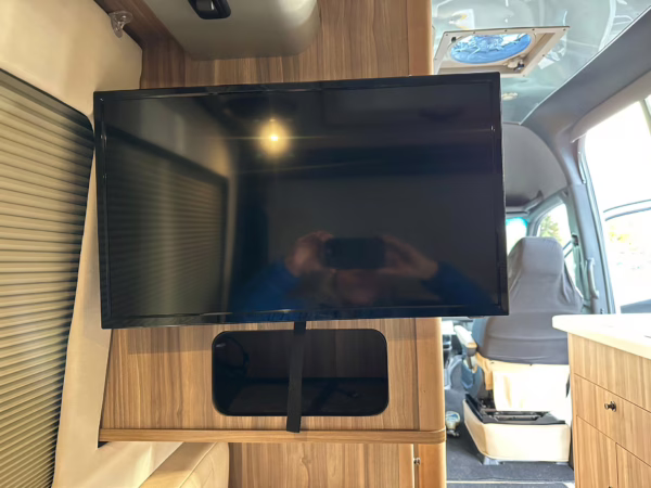 2021 Mercedes-Benz Sprinter 2500 Airstream Interstate 19 Tommy Bahama Edition 4×4 — photo 49