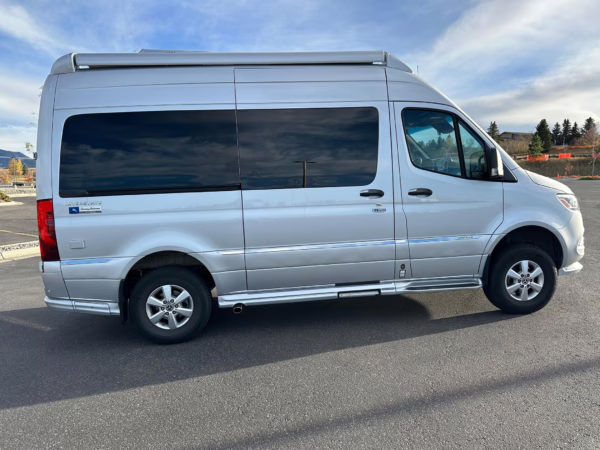 2021 Mercedes-Benz Sprinter 2500 Airstream Interstate 19 Tommy Bahama Edition 4×4 — photo 7