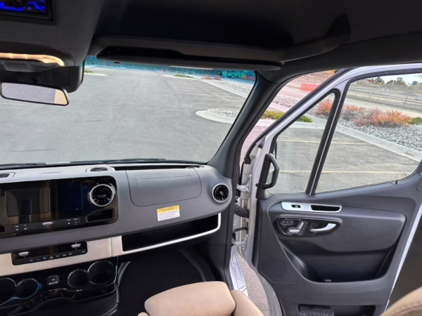 2021 Mercedes-Benz Sprinter 2500 Airstream Interstate 19 Tommy Bahama Edition 4×4 — photo 59