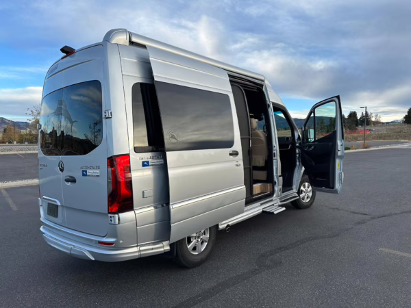2021 Mercedes-Benz Sprinter 2500 Airstream Interstate 19 Tommy Bahama Edition 4×4 — photo 63