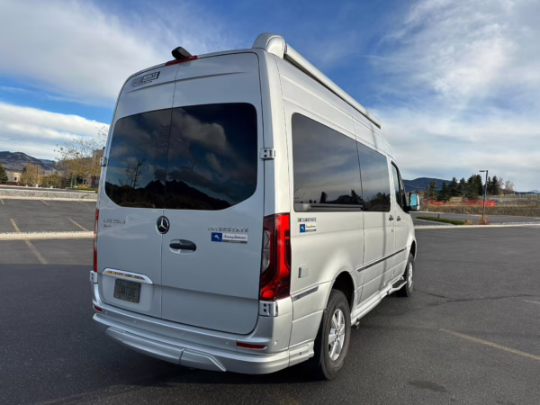2021 Mercedes-Benz Sprinter 2500 Airstream Interstate 19 Tommy Bahama Edition 4×4 — photo 12