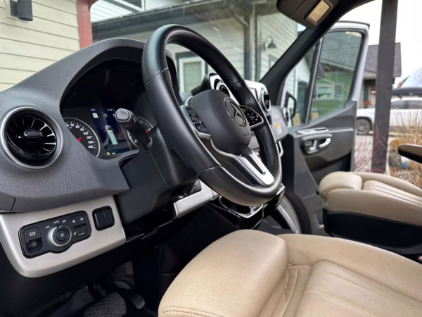 2021 Mercedes-Benz Sprinter 2500 Airstream Interstate 19 Tommy Bahama Edition 4×4 — photo 32
