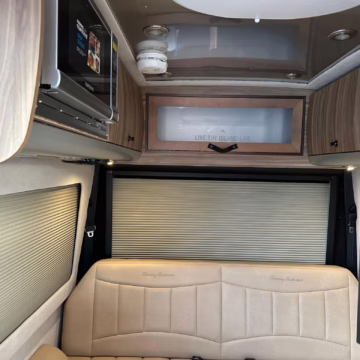 2021 Mercedes-Benz Sprinter 2500 Airstream Interstate 19 Tommy Bahama Edition 4×4 — photo 43